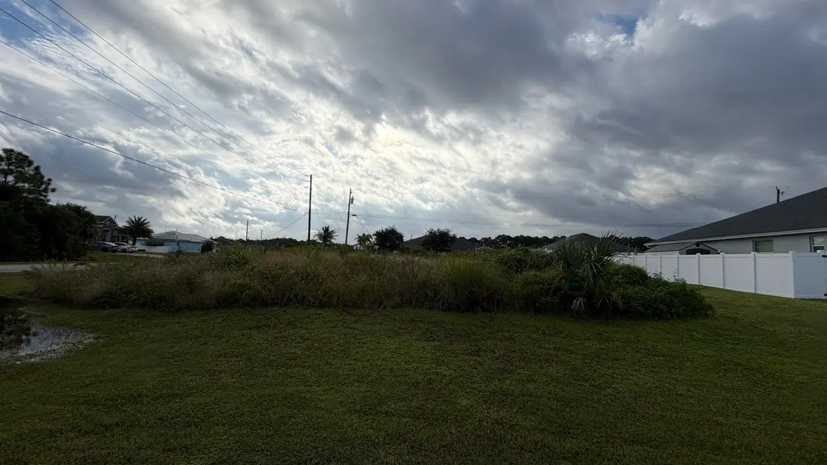IMG_2727 at 1901 SW GUERNSEY Street, Port St. Lucie