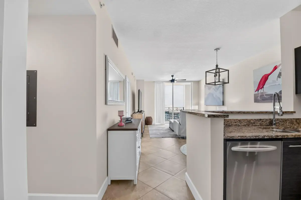 Kitchen at 550 OKEECHOBEE Boulevard 1618, West Palm Beach