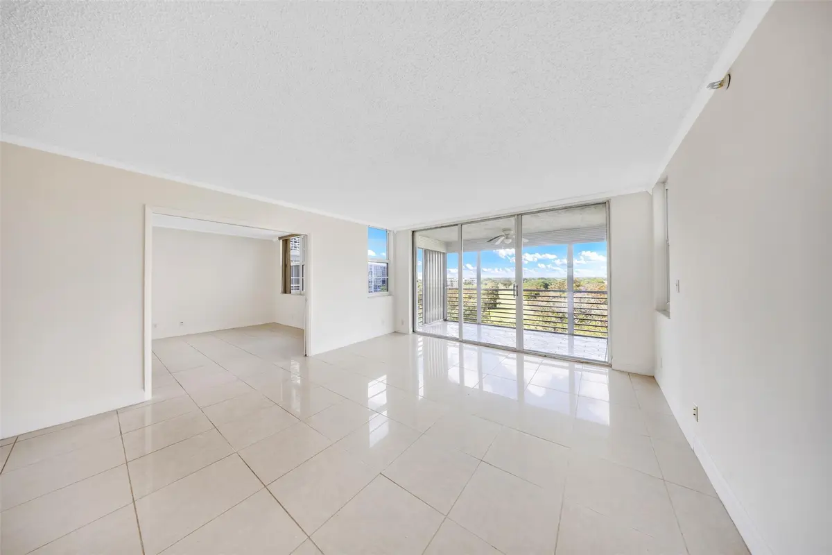 Photo 3 at 625 OAKS Drive 802, Pompano Beach