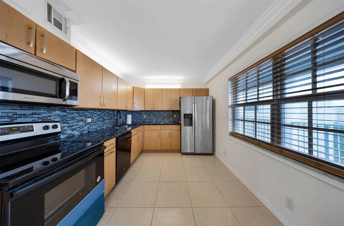 Photo 5 at 625 OAKS Drive 802, Pompano Beach