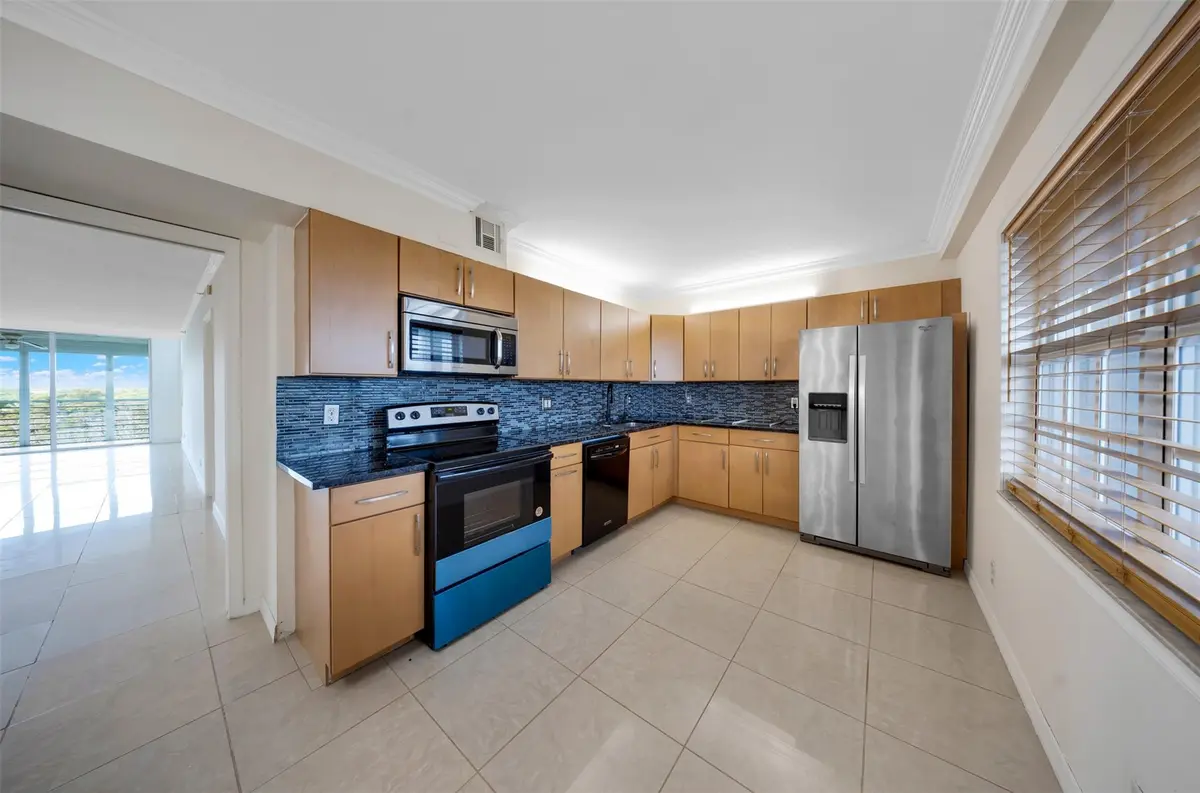 Photo 6 at 625 OAKS Drive 802, Pompano Beach