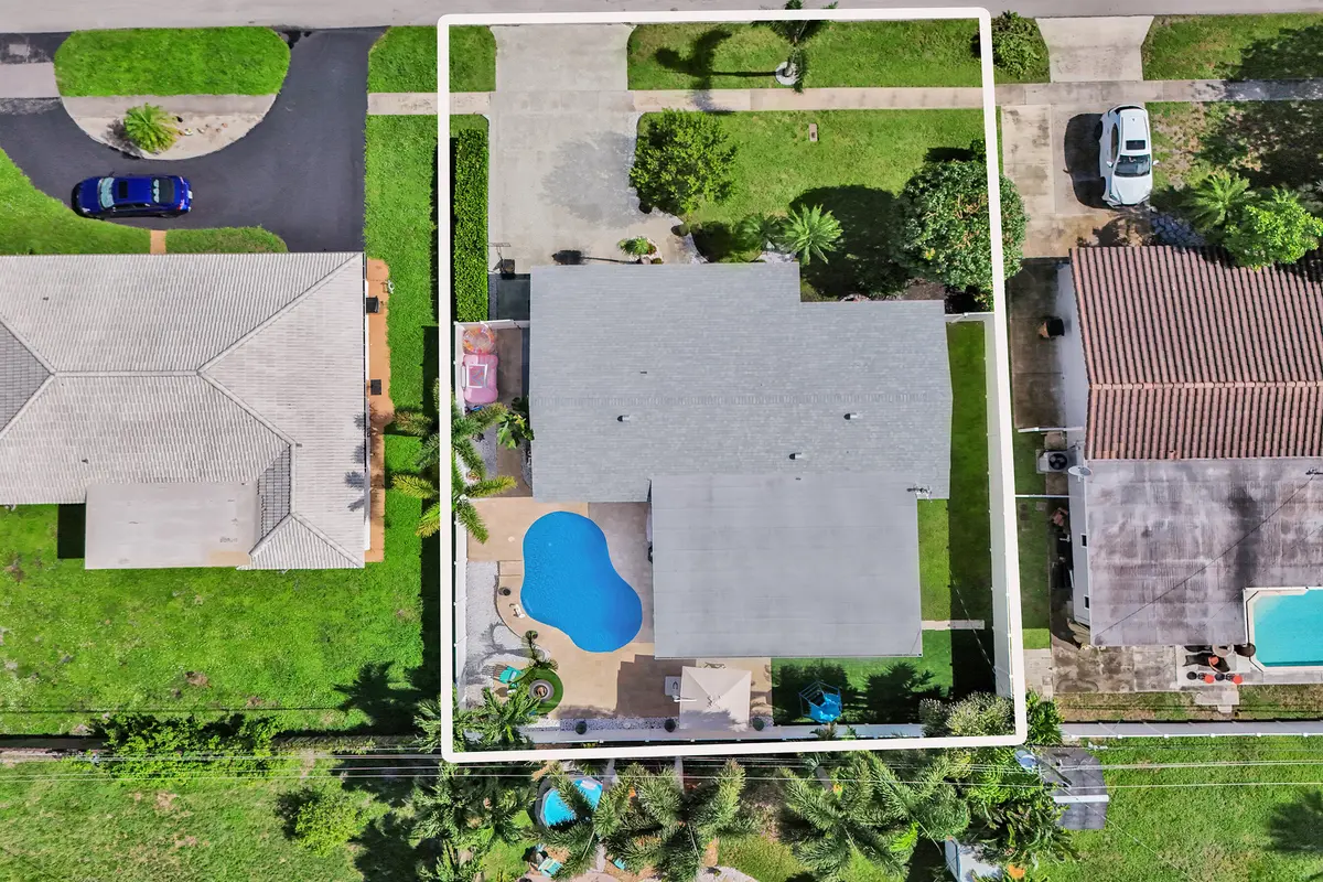 DJI_20260810101757_0799_D at 500 SE 3RD Street, Deerfield Beach