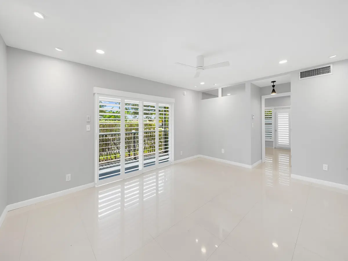 BEC07661 at 2743 NE 15th Street 1, Fort Lauderdale