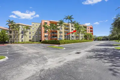 1650 Presidential Way 406, West Palm Beach – Condominium for rent