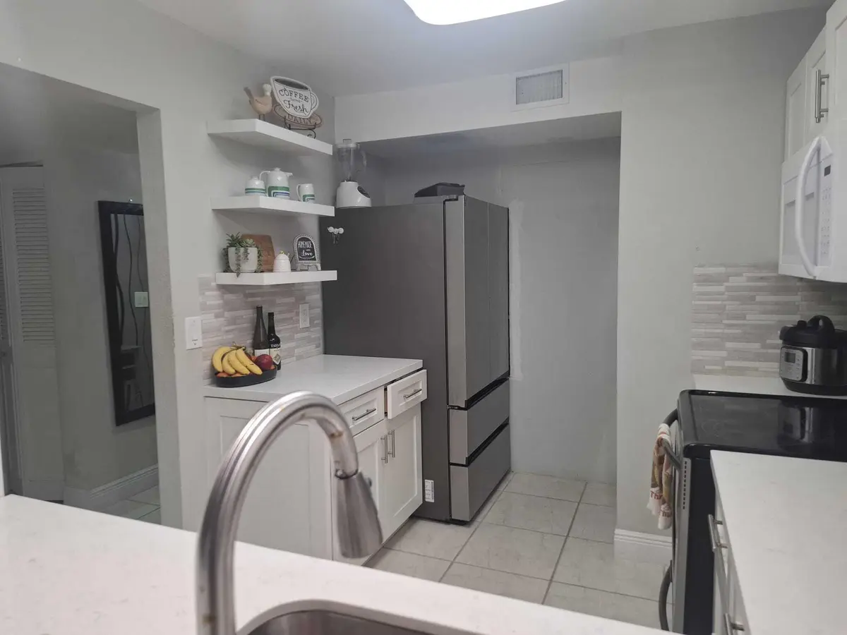 kitchen 1 at 6475 W OAKLAND PARK Boulevard 209, Lauderhill