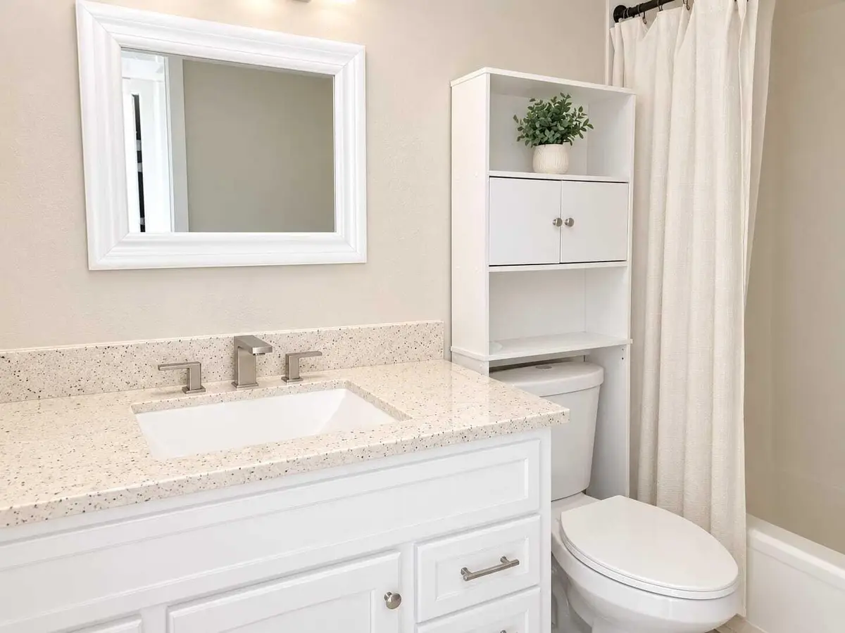 bath1 at 6475 W OAKLAND PARK Boulevard 209, Lauderhill