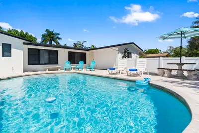 2121 NE 51st Court, Fort Lauderdale – Duplex for sale