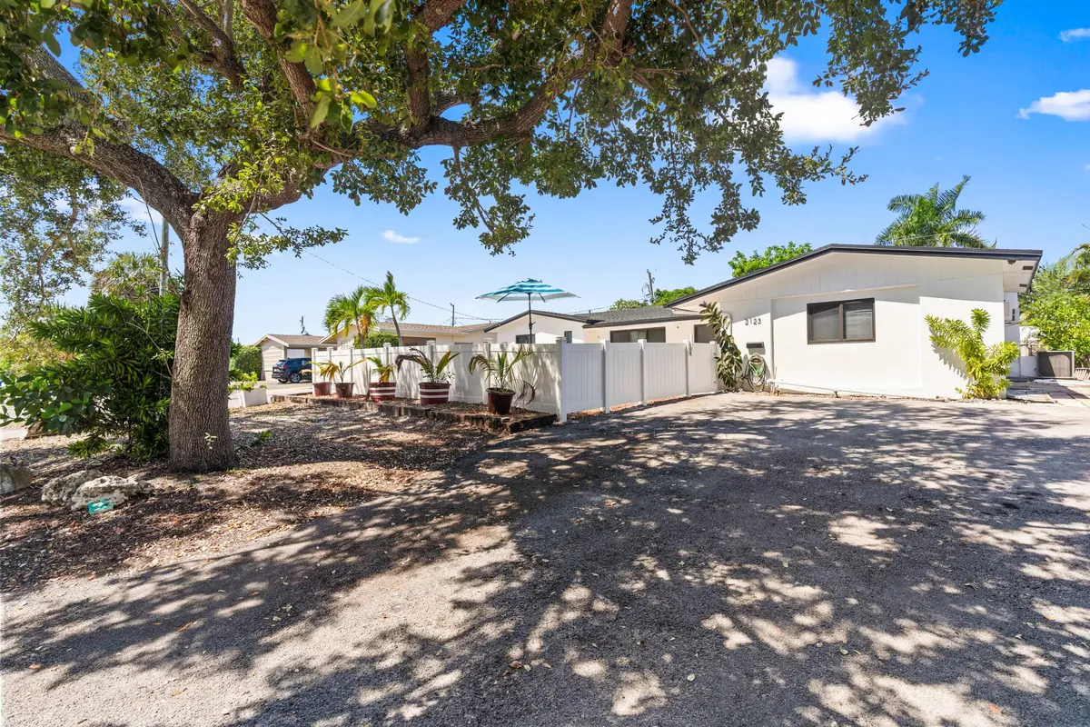 3 (1) at 2121 NE 51st Court, Fort Lauderdale