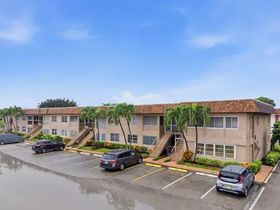 144 Stratford K, West Palm Beach – Condominium for rent