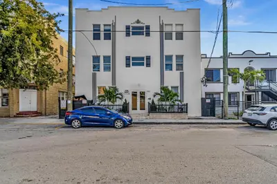 1142 SW 4TH Street 6, Miami – Apartment for rent