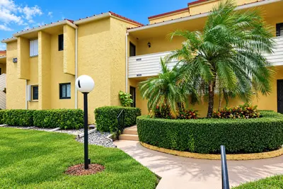 5333 SE Miles Grant Road 205, Stuart – Condominium for sale