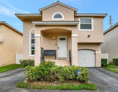 9919 NW 2nd Street, Plantation – Single Family Residence for sale