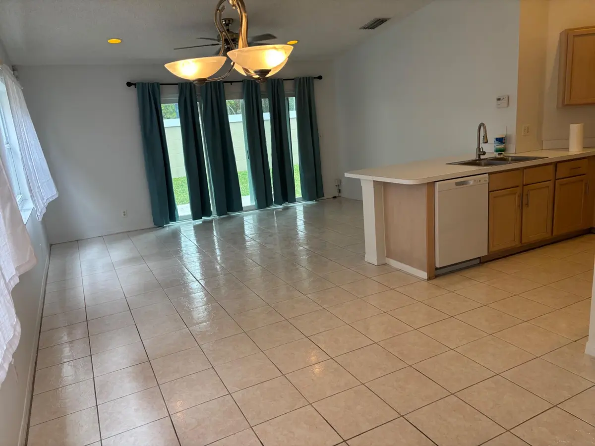4262 NW 1ST Place, Deerfield Beach, FL – photo 4
