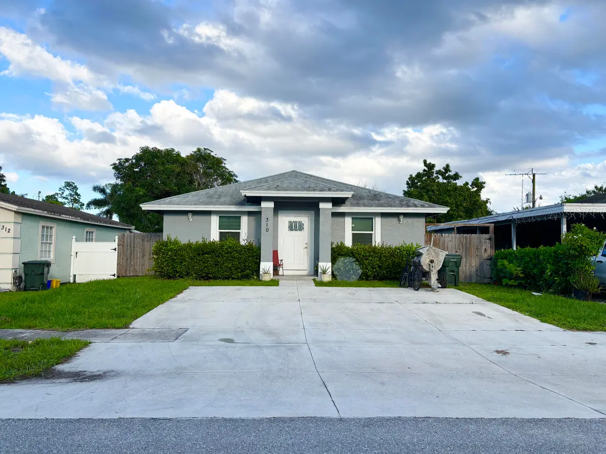 Front view at 310 JENNINGS Avenue, Greenacres