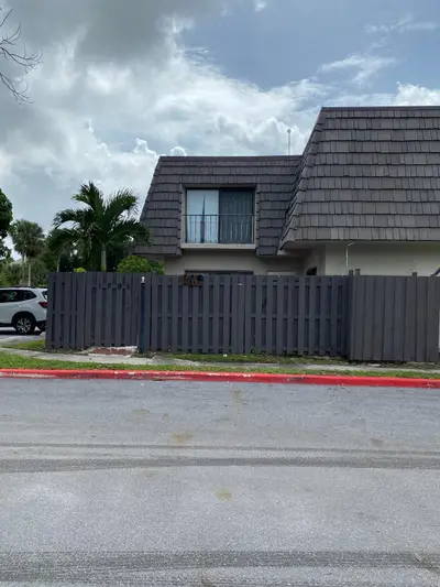 1795 N CONGRESS Avenue, West Palm Beach – Townhouse for rent