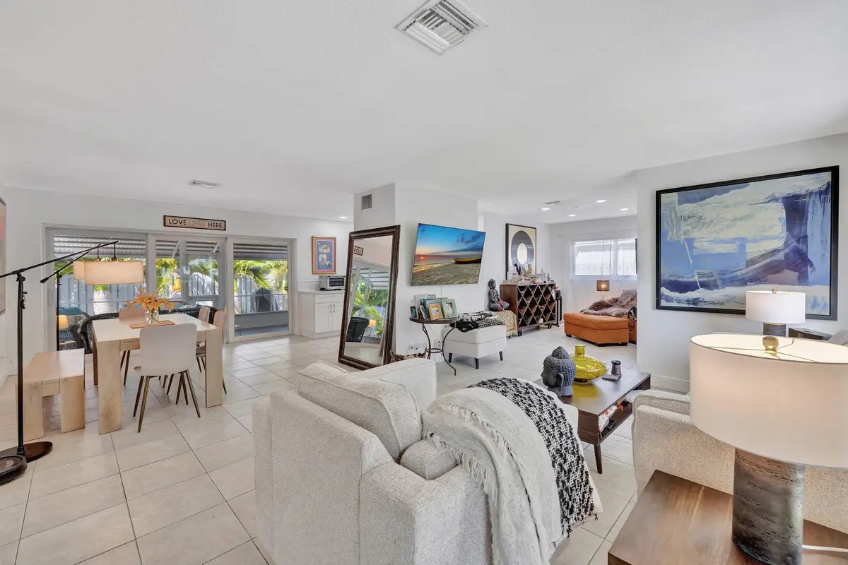 7-web-or-mls-699A3600 at 613 NE 25TH Avenue, Pompano Beach