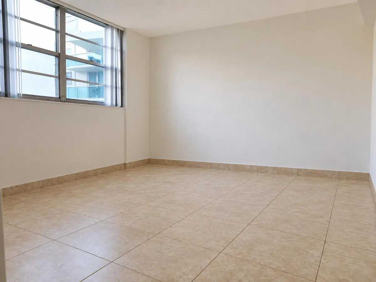 Imagen de ChatGPT 2 oct 2026, 13_51_18-5 at 3801 S OCEAN Drive 7Q, Hollywood