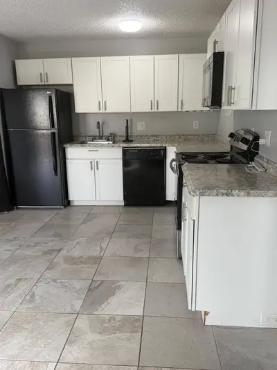 645 EXECUTIVE CENTER Drive R205, West Palm Beach – Condominium for rent