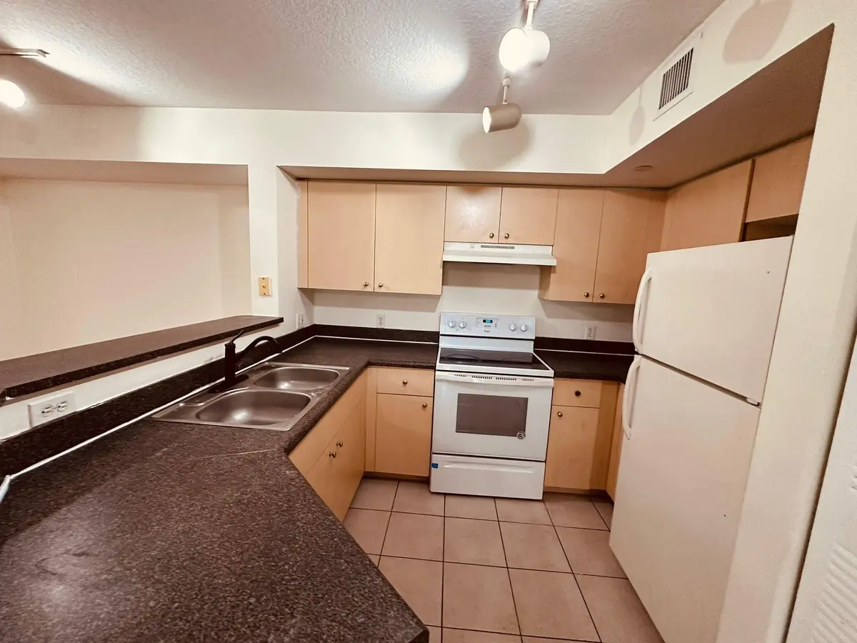 Photo 3 at 4131 San Marino Boulevard, West Palm Beach