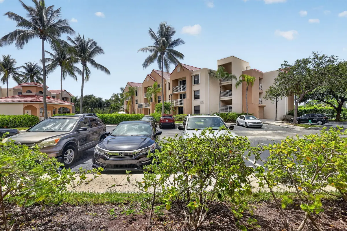 Exterior Front at 2731 Ocean Club Boulevard 102, Hollywood