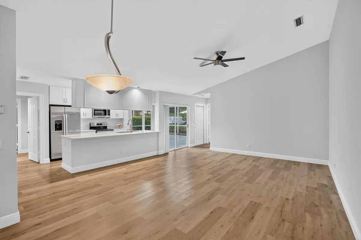 Open concept living at 9197 Sun Terrace Circle A, Palm Beach Gardens
