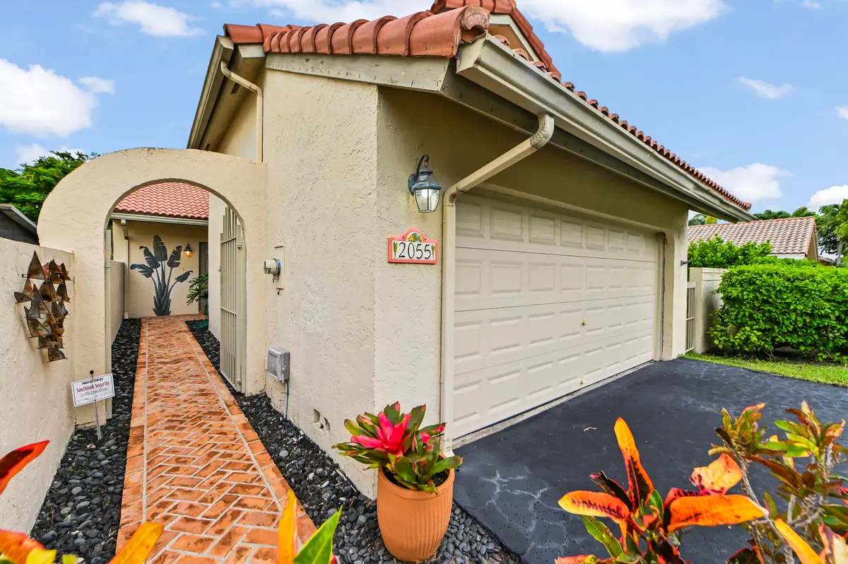 02 Entry 01 at 2055 NW 15th Place, Delray Beach