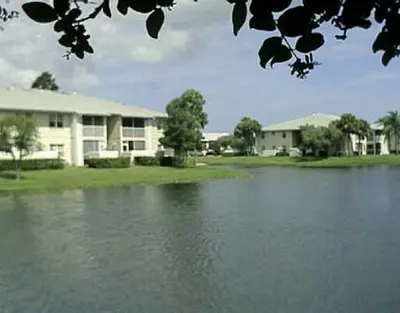 1531 SE Royal Green Circle R-206, Port St. Lucie – Condominium for sale