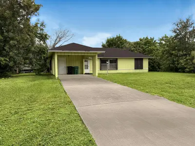 549 NW BAYSHORE Boulevard, Port St. Lucie – Single Family Residence for sale