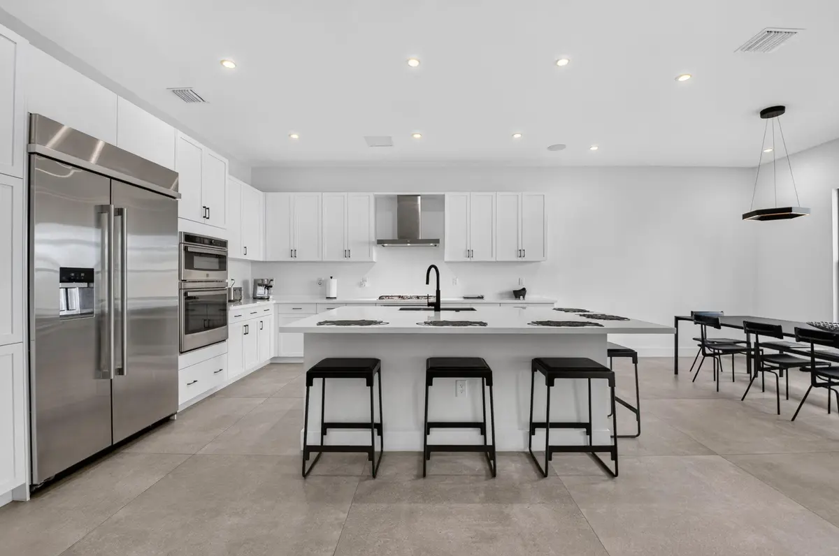 Kitchen Breakfast Bar at 8074 LAUREL FALLS Drive, Boca Raton
