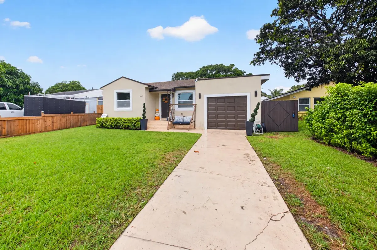 Clean Ranch-Style Home Exterior at 1019 N C Street, Lake Worth Beach