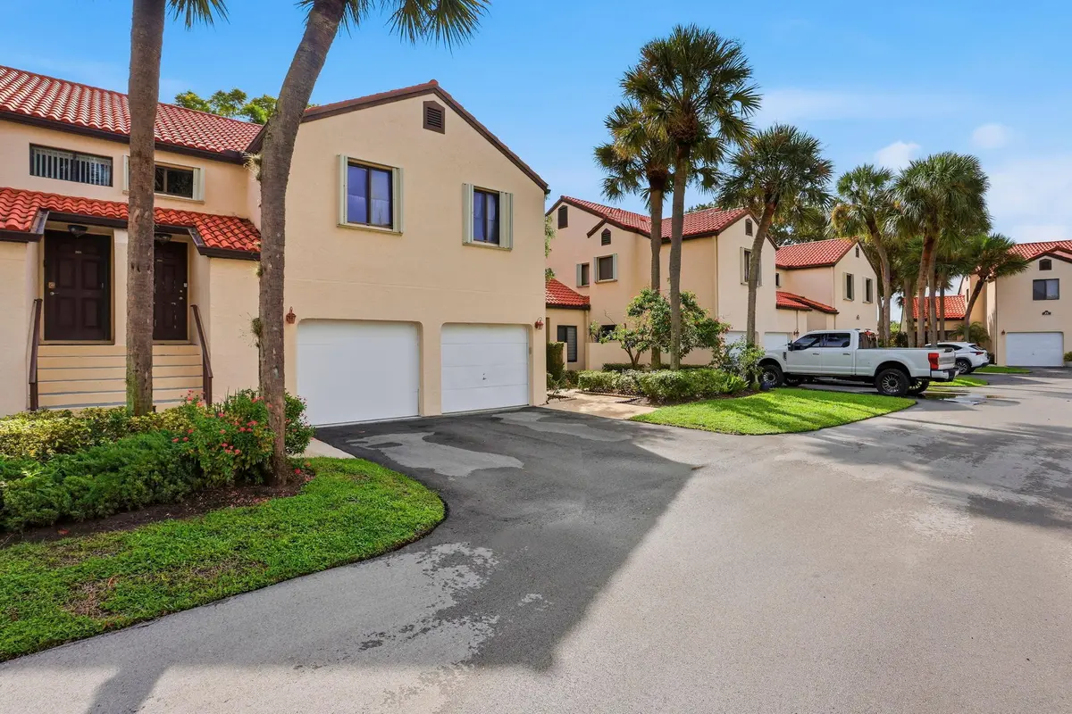 2-web-or-mls-002_0E2A0716_1 at 22 VIA DE CASAS SUR 102, Boynton Beach