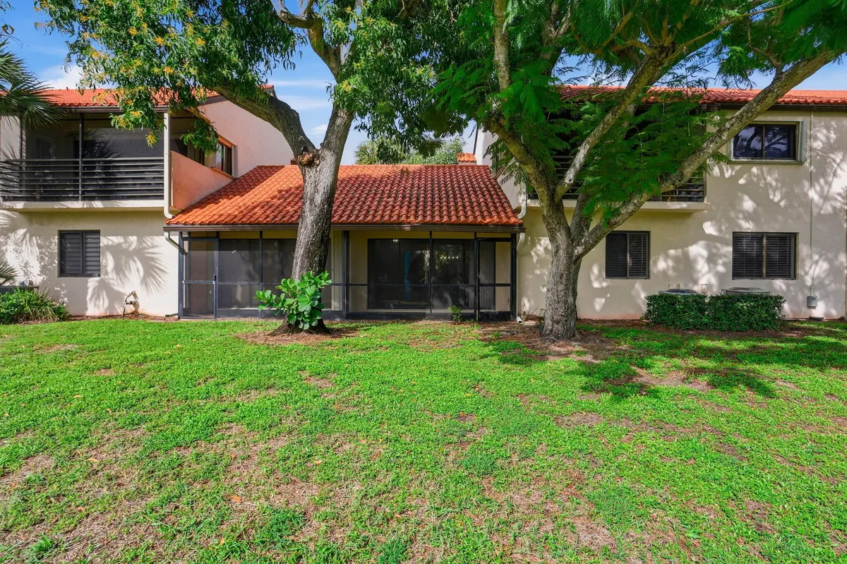 4-web-or-mls-004_0E2A0737_1 at 22 VIA DE CASAS SUR 102, Boynton Beach