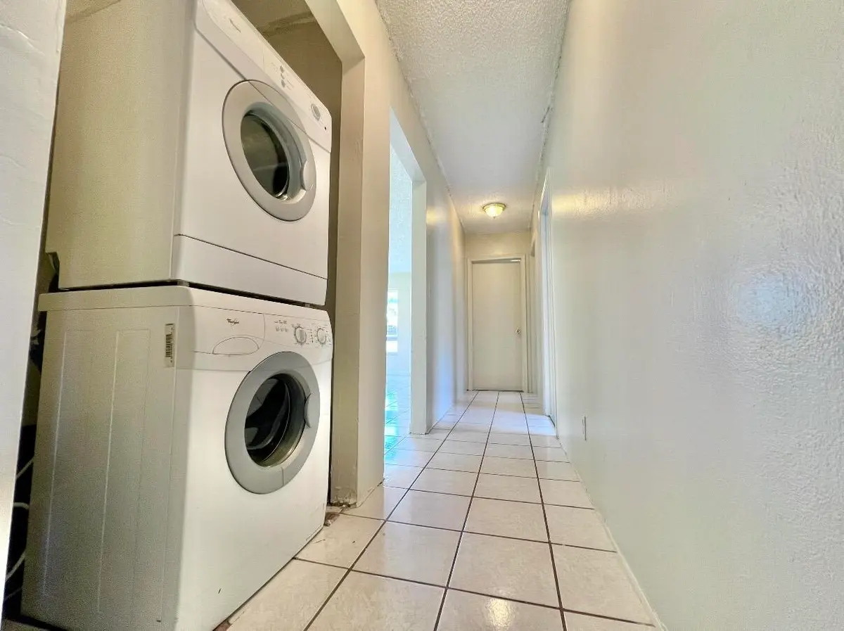 Washer/Dryer at 802 SW 5th Avenue, Delray Beach