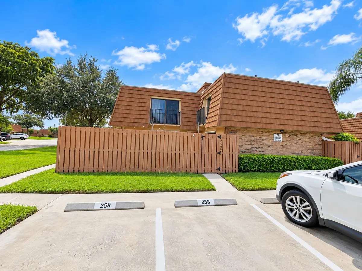 Sunny Townhouse Parking Courtyard at 2590 LAKEVIEW Court, Cooper City