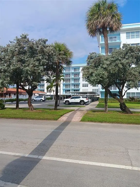 Photo 7 at 4540 N Ocean Drive 210, Lauderdale-By-The-Sea