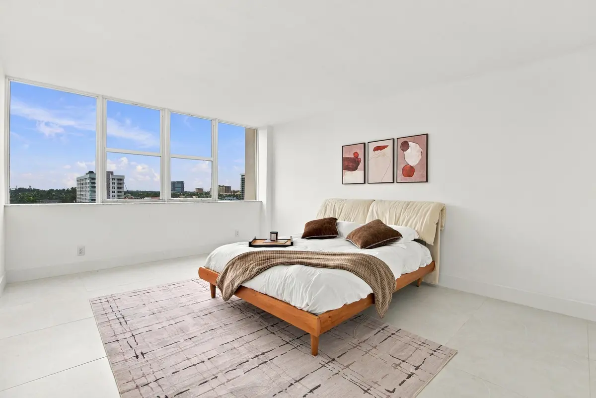 primary suite at 3140 S Ocean Drive 610, Hallandale Beach