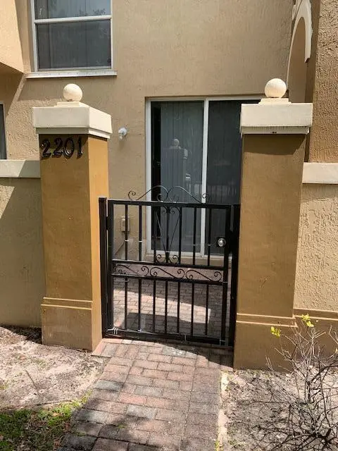 Front Picture at 2905 Hidden Hills Road 2201, West Palm Beach