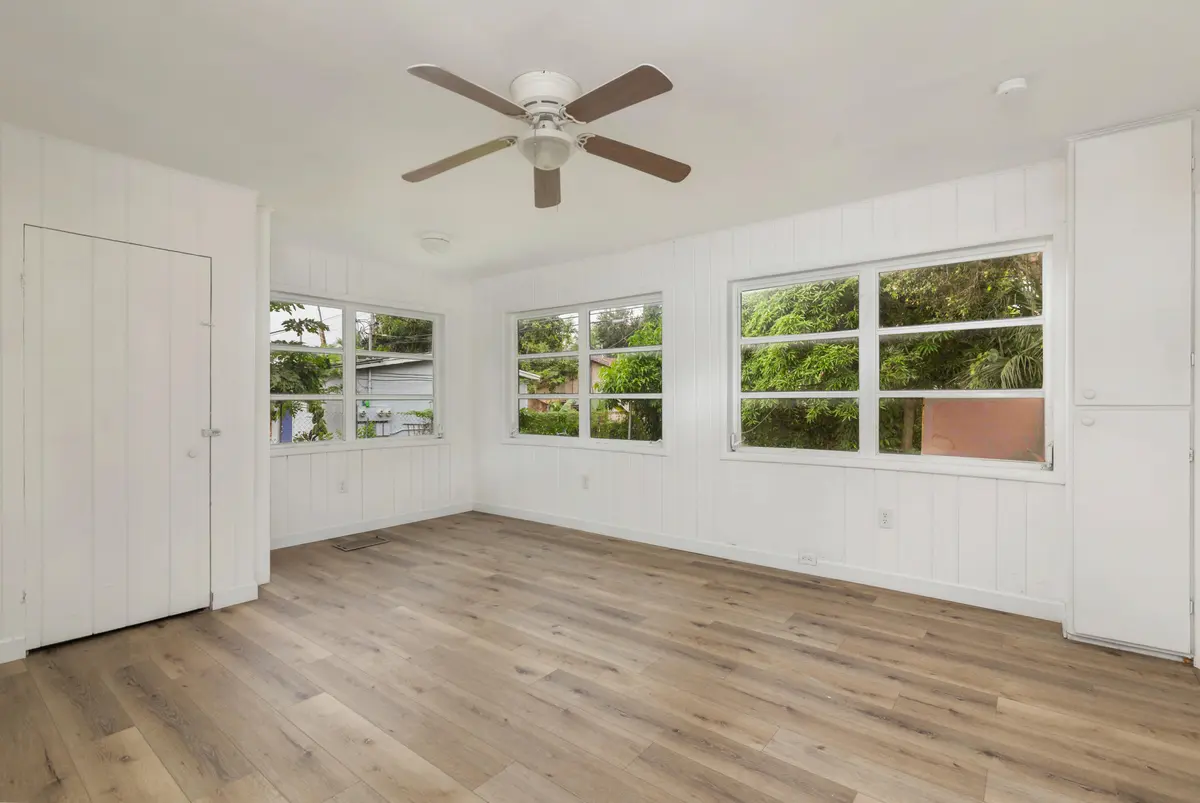 high-16 at 2518 N Genessee Avenue, West Palm Beach