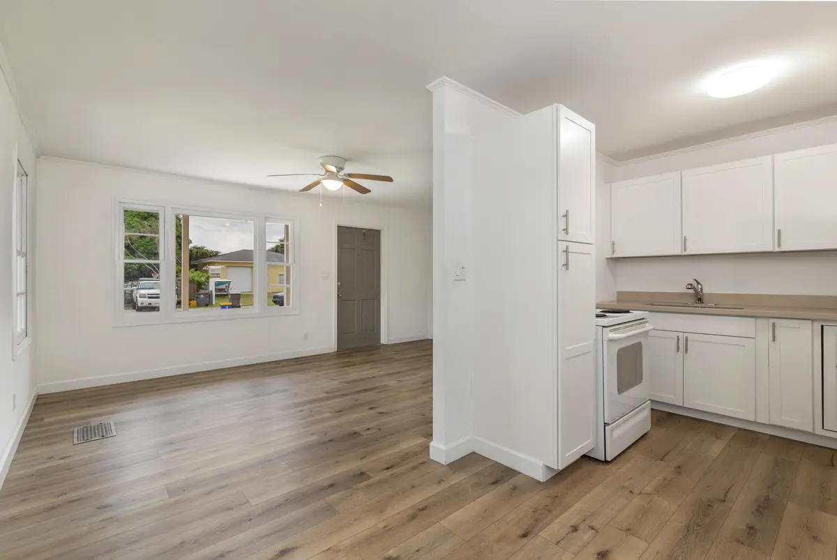 high-15 at 2518 N Genessee Avenue, West Palm Beach