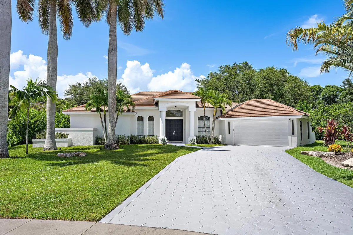 18622 Lakeside Gardens Dr-4 at 18622 Lakeside Gardens Drive, Jupiter