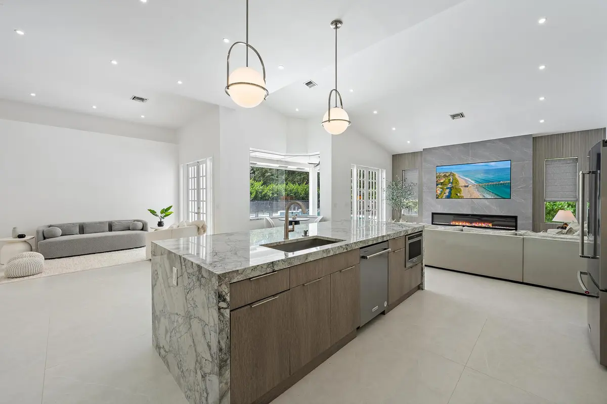 18622 Lakeside Gardens Dr-22 at 18622 Lakeside Gardens Drive, Jupiter