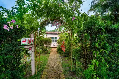 703 Sunset Road, West Palm Beach – Single Family Residence for sale