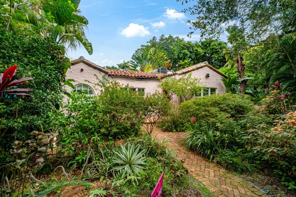 002-703SunsetRoad-WestPalmBeach-FL-33401 at 703 Sunset Road, West Palm Beach