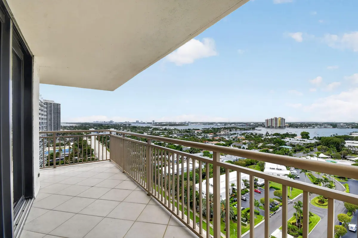28-web-or-mls-DSC_5918 at 3400 N OCEAN Drive 1808, Singer Island