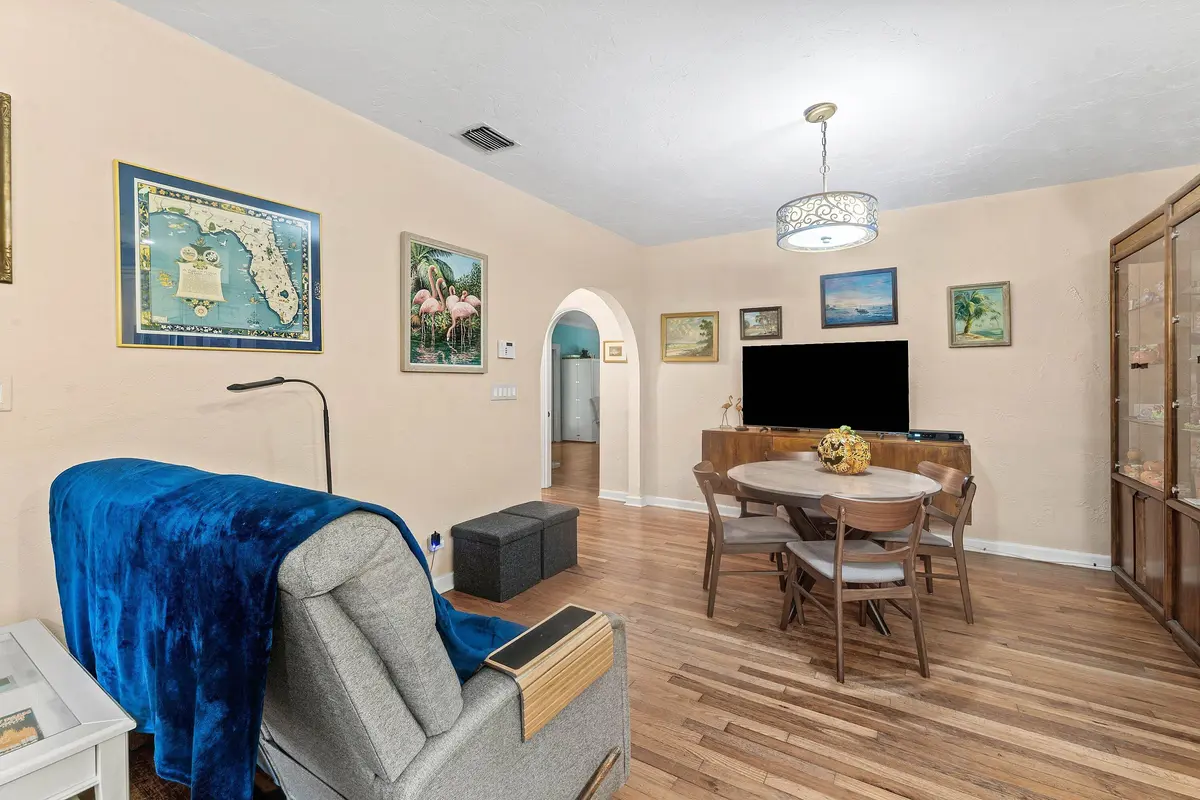 006-703SunsetRoad-WestPalmBeach-FL-33401 at 703 Sunset Road, West Palm Beach