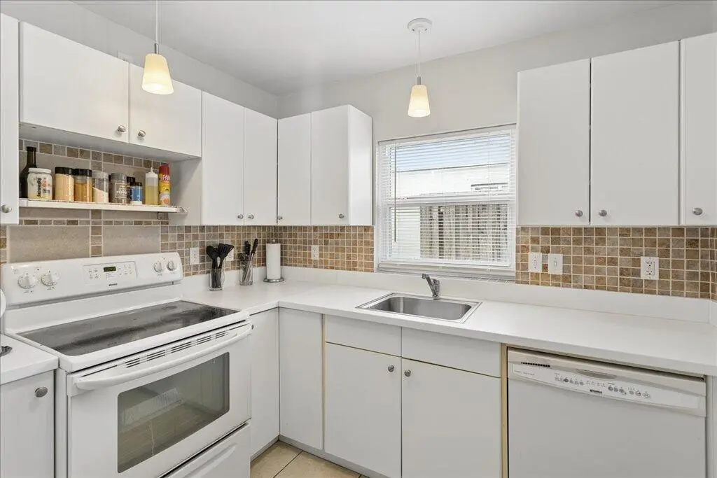 03-U9A8144 at 411 NW 52ND Street, Oakland Park