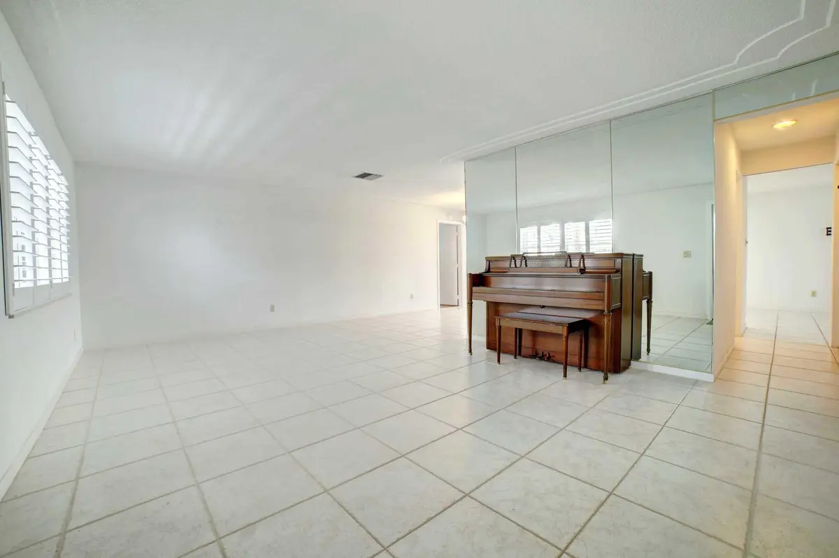 910 SW 7th Avenue, Boynton Beach, FL – photo 4
