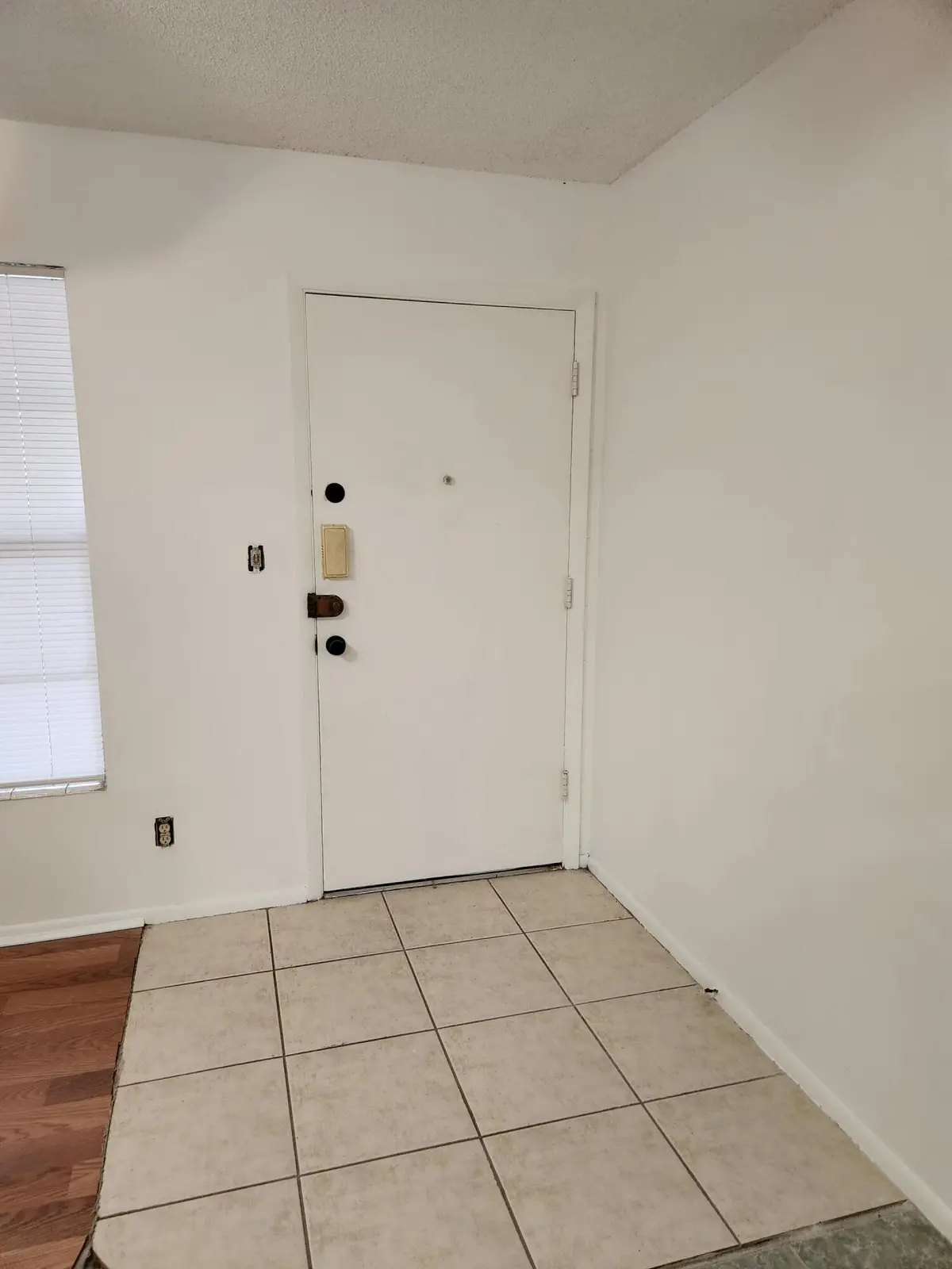 Entry I9 at 2901 NW 47th Terrace 143C, Lauderdale Lakes