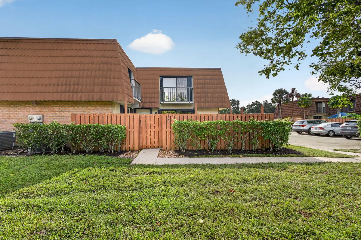 4-web-or-mls-5D1A0404 at 108 HERITAGE Way, West Palm Beach