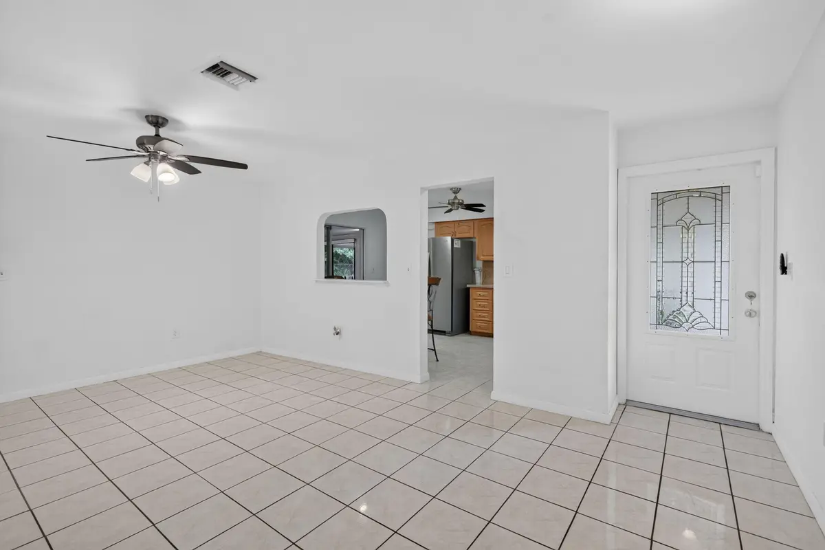 Looking towards front door and Kitchen at 167 NW 49TH Avenue, Plantation